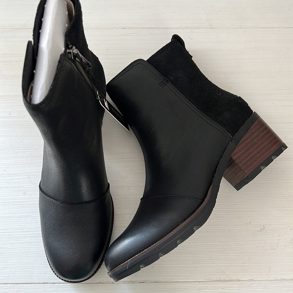 Sorel waterproof women’s booties - Picture 4 of 8